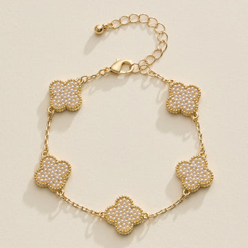 Gold Clover Bracelet with Pearl Beaded Accents – Elegant Four-Leaf Design